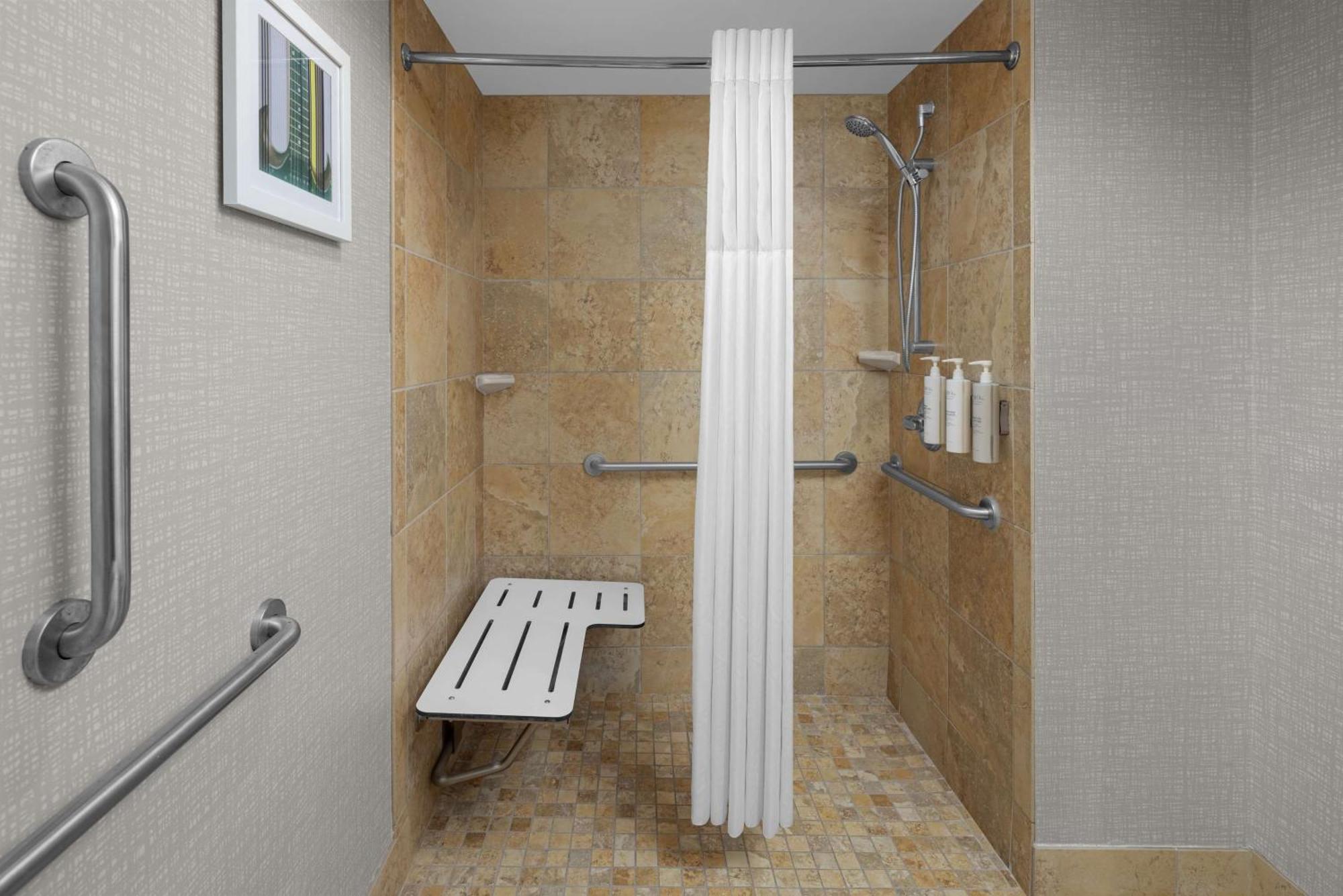 Hampton Inn Cleveland-Downtown Zewnętrze zdjęcie