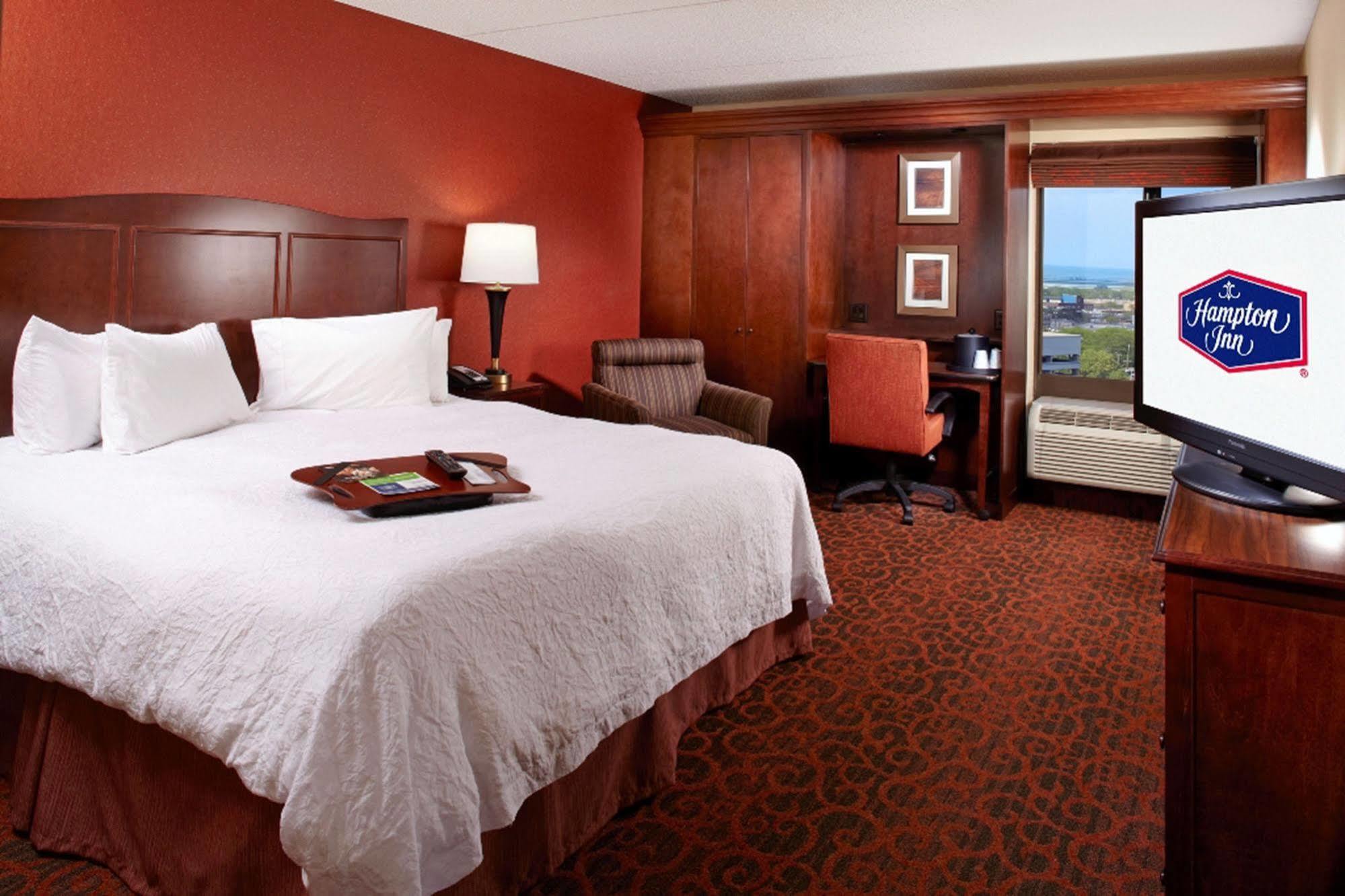 Hampton Inn Cleveland-Downtown Zewnętrze zdjęcie