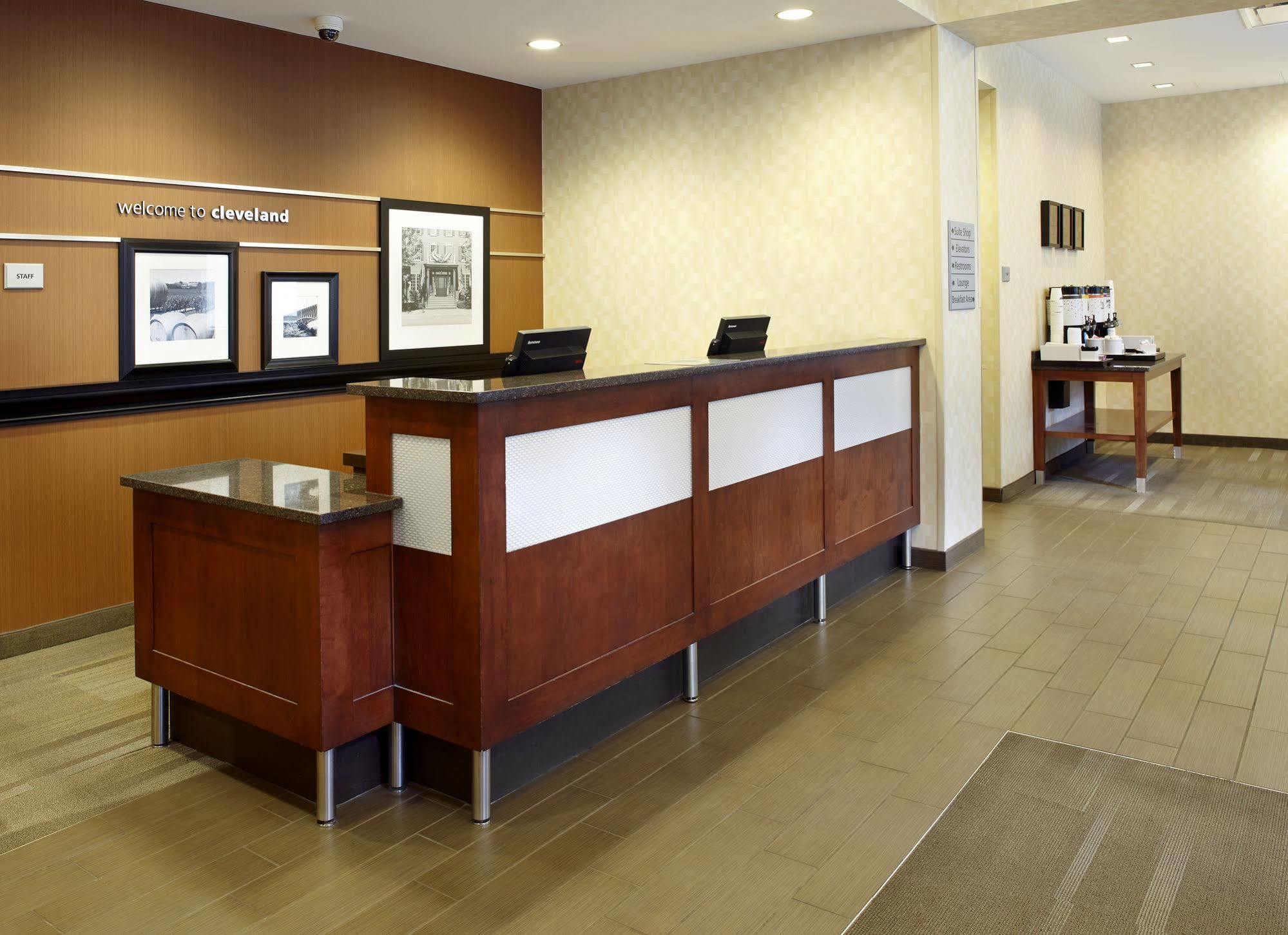 Hampton Inn Cleveland-Downtown Zewnętrze zdjęcie